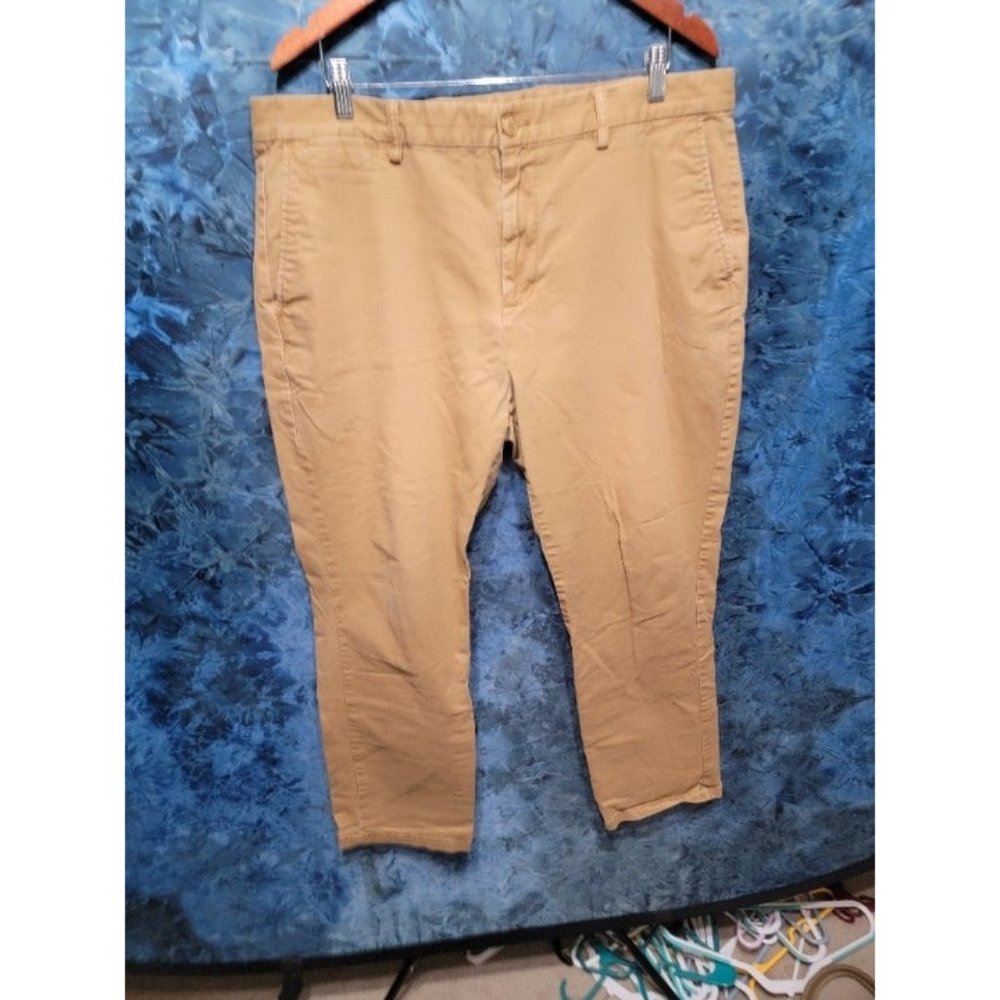 Old Navy Khaki Pants - Ultimate Straight